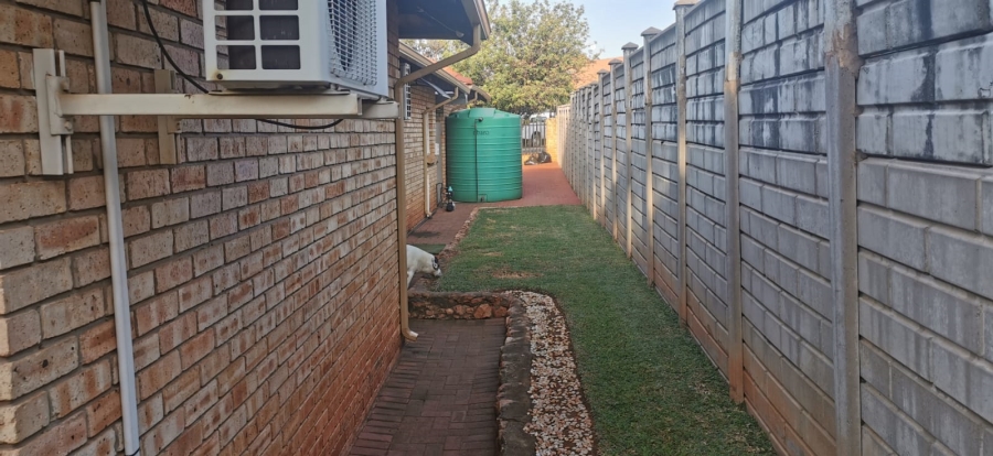 3 Bedroom Property for Sale in Safari Gardens North West